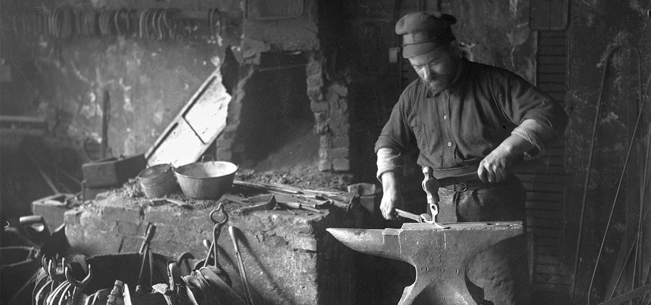 <font style="color:#ffffff;">I've been messing around in the shop lately..</font>